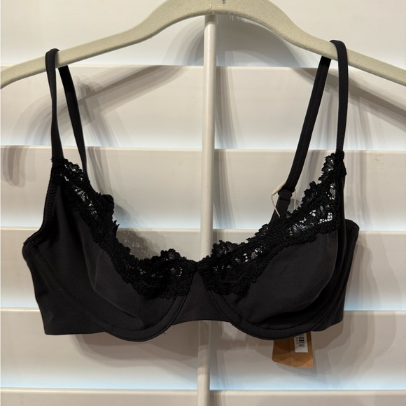 SKIMS Other - SKIMS Fits Everybody Lace Unlined Demi Bra